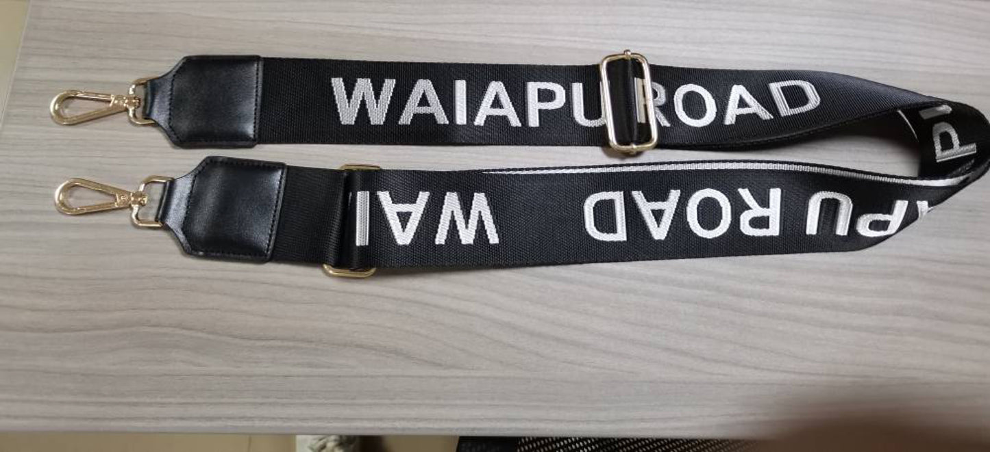 Waiapu Road Tote bag
